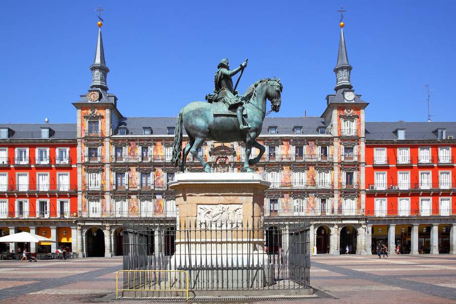 a man riding horse statue