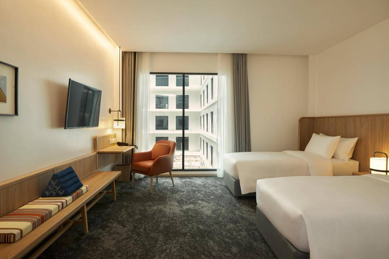 IR-ON Hotel is the first hotel near a BTS station that we recommend. This chic hotel near BTS is perfect for young adults and professionals.