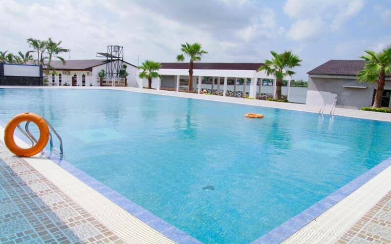 Hồ bơi trong khuôn viên Hồ Nam