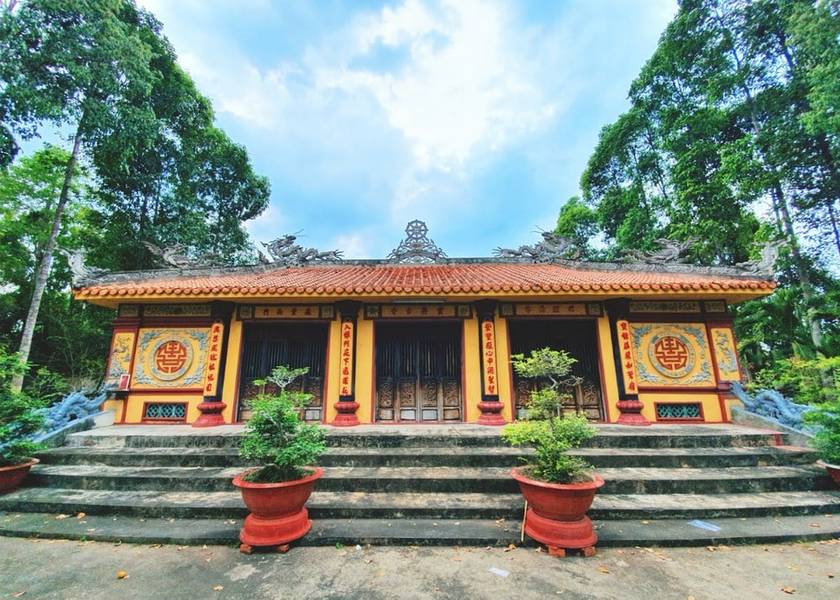 Chùa cổ Bửu Hưng