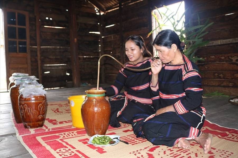 Rượu cần Tây Nguyên