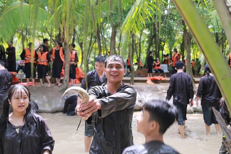 Tham gia bắt cá tại Lan Vương