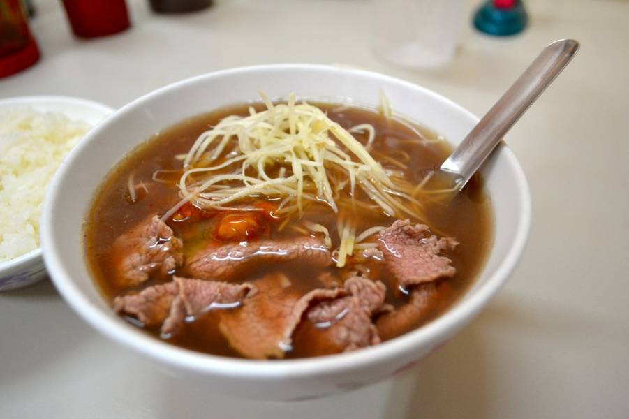 Súp bò Đài Nam là món ngon Đài Nam được yêu thích