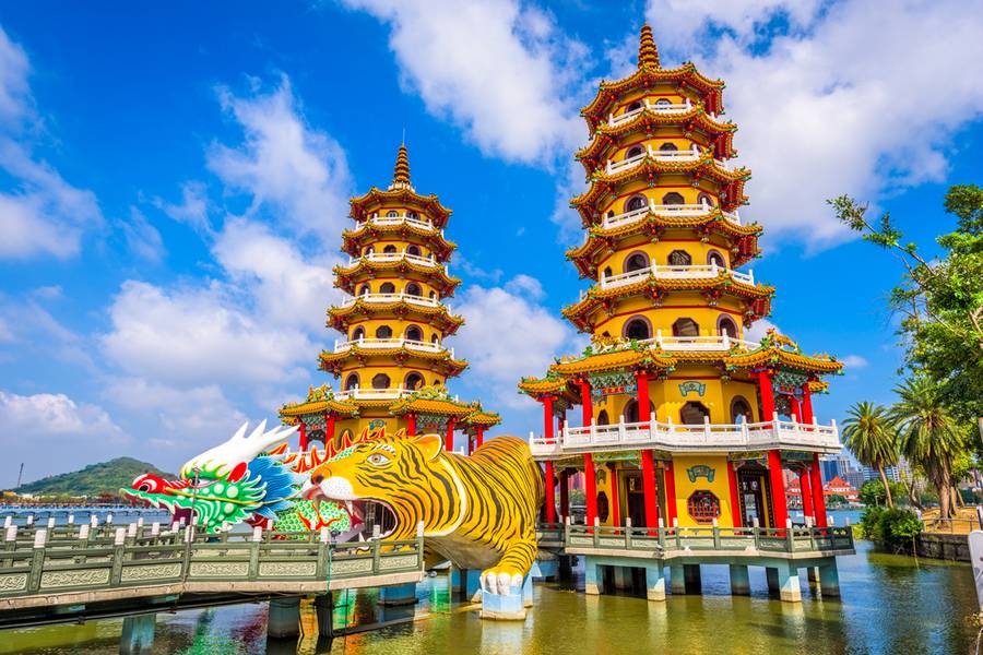 Lotus Pond Park - Things to do in Kaohsiung