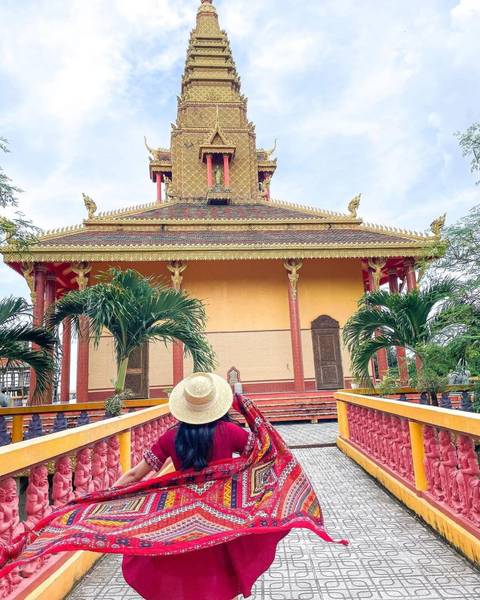 viếng chùa Tà Pạ