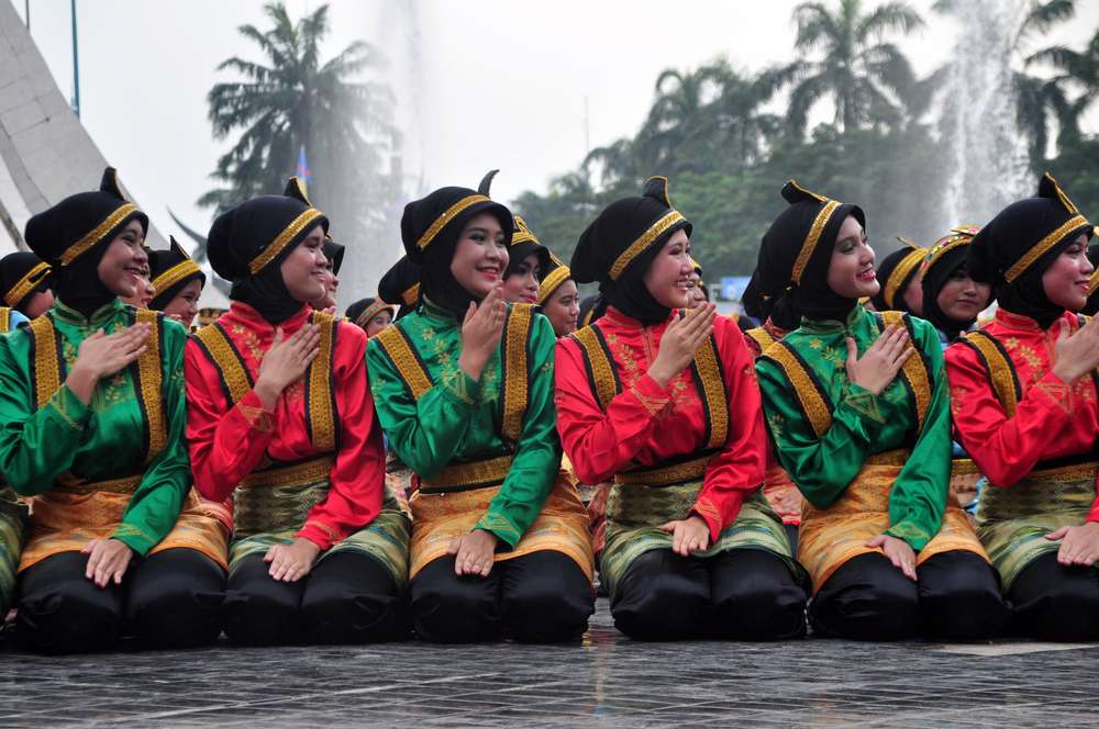 Fakta Lengkap Tentang Baju Adat Aceh yang Elegan!, Mas Bellboy