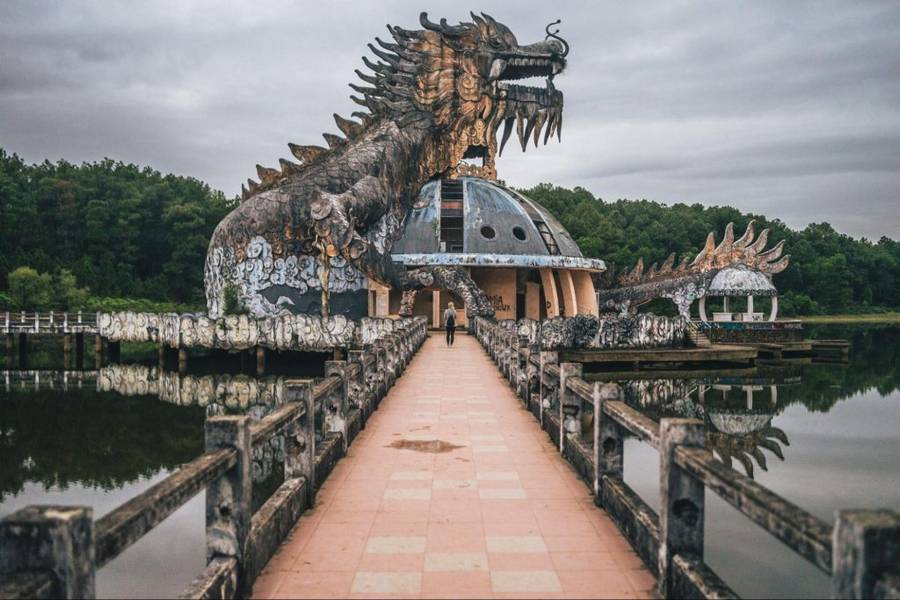 สวนน้ำทะเลสาบร้างเมืองเว้