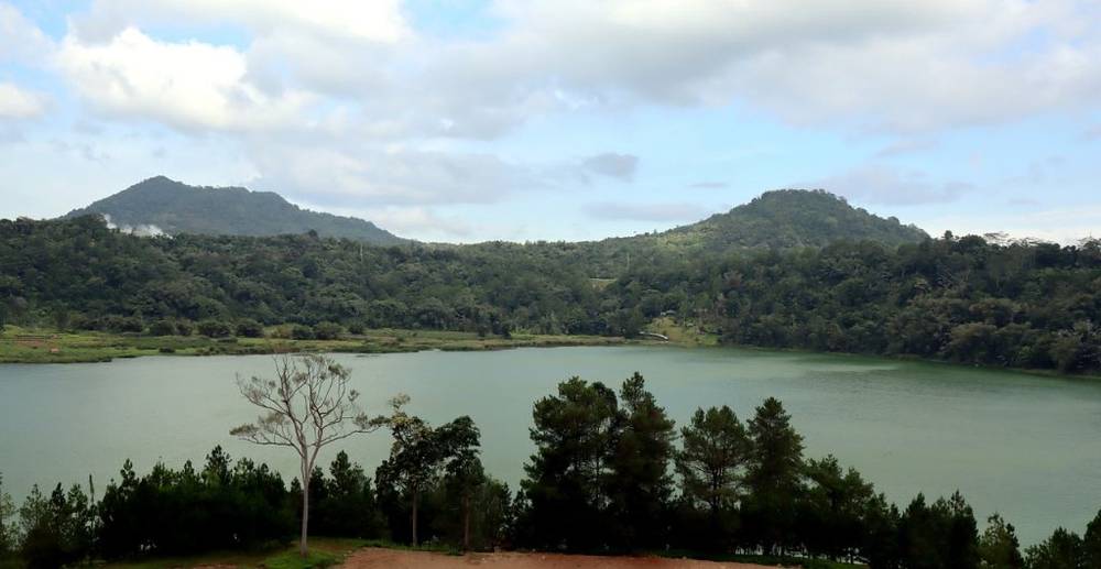 Daya Tarik di Danau Linow