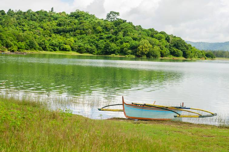Mapanuepe Lake in Marcelino