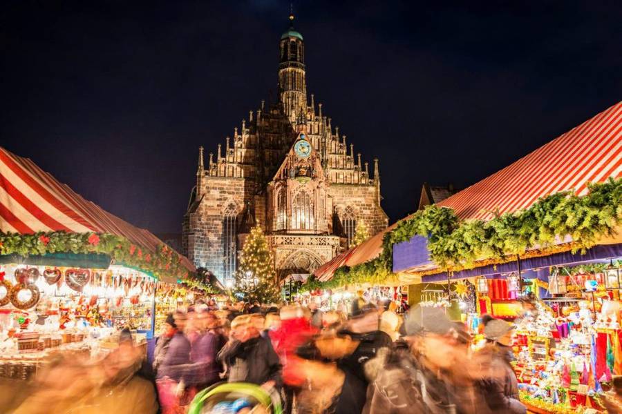 Chợ Giáng Sinh Nuremberg nhìn từ trên cao