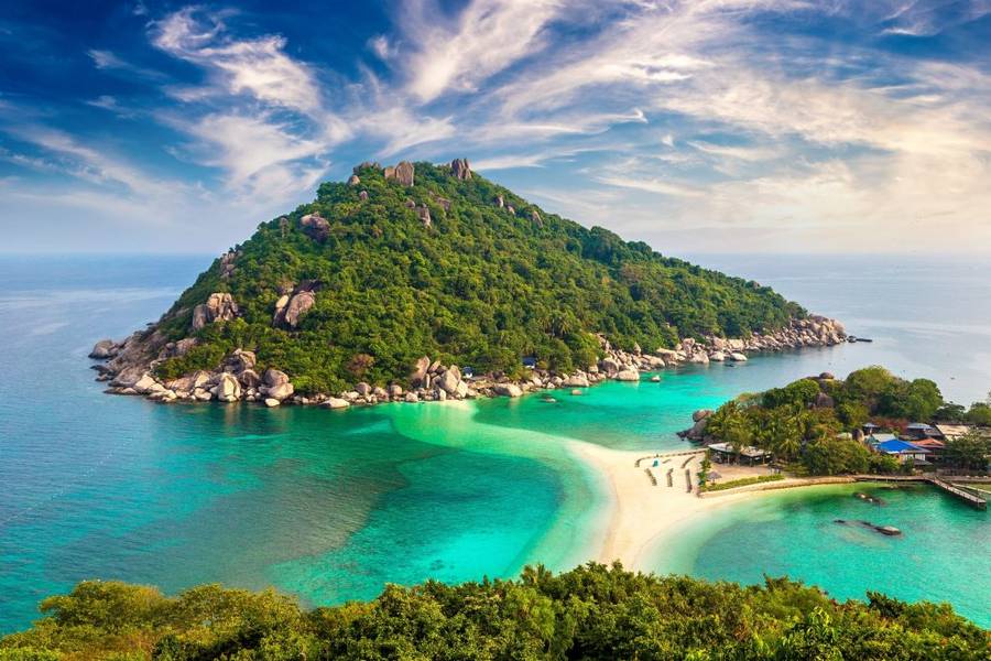 ภาพทะเลแหวกบริเวณเกาะนางยวนใกล้กับเกาะเต่า