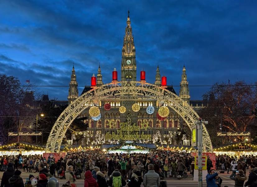 Vienna rực rỡ sắc màu Giáng sinh với chợ nghệ thuật thủ công độc đáo