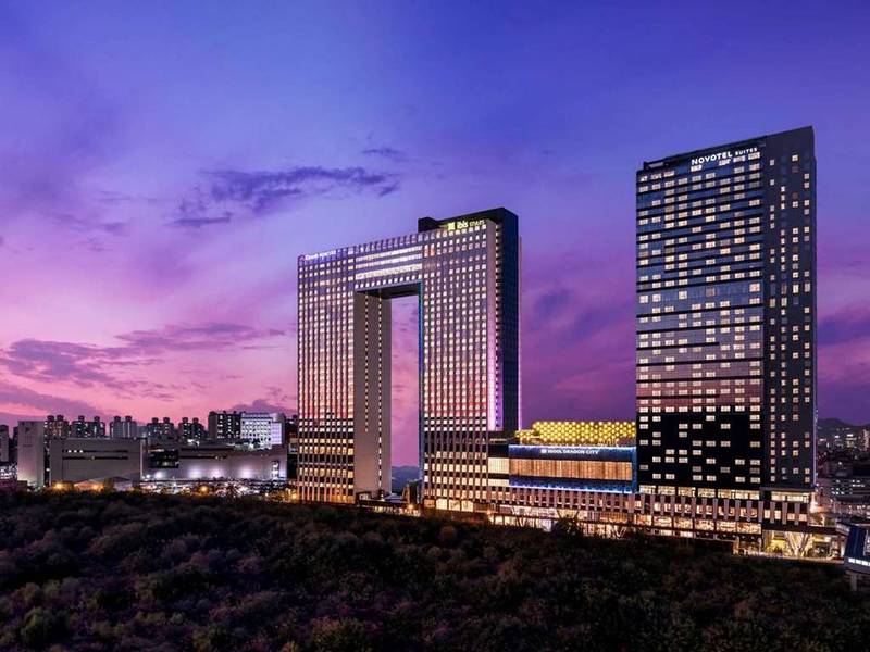 Thiết kế hiện đại của Novotel Ambassador Seoul Yongsan | Mùa hoa anh đào Hàn Quốc