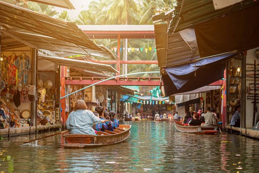 Damnoen Saduak Floating Market