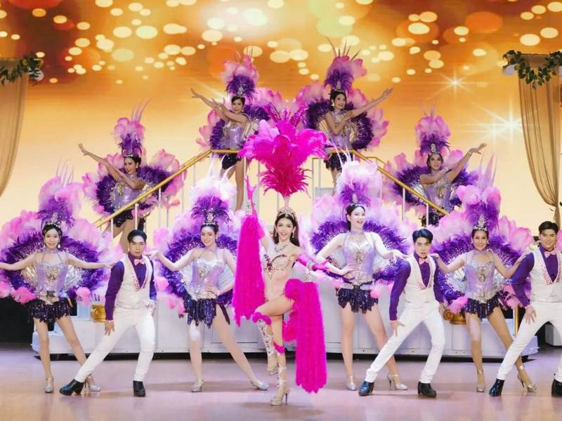 Cabaret Golden Dome được vinh danh trong Top 10 People's Choice Awards Thái Lan | Cabaret Show