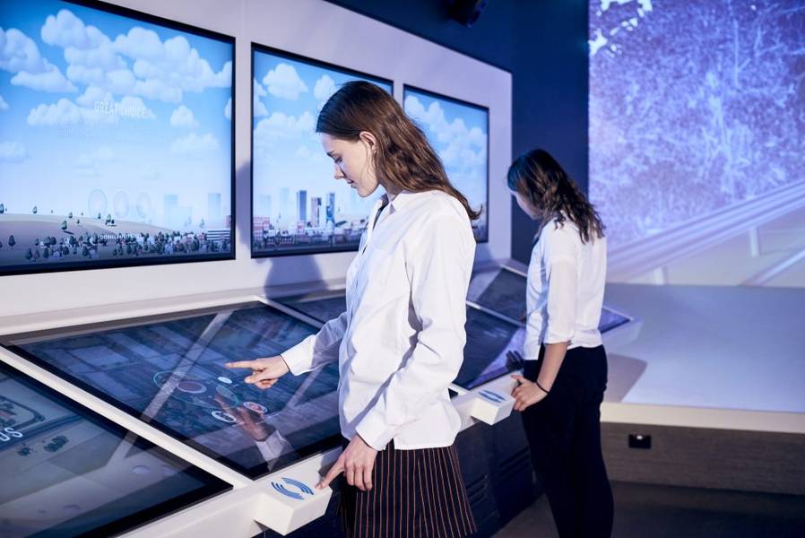 Du khách có thể trải nghiệm công nghệ lái xe hiện đại bậc nhất tại Melbourne Museum