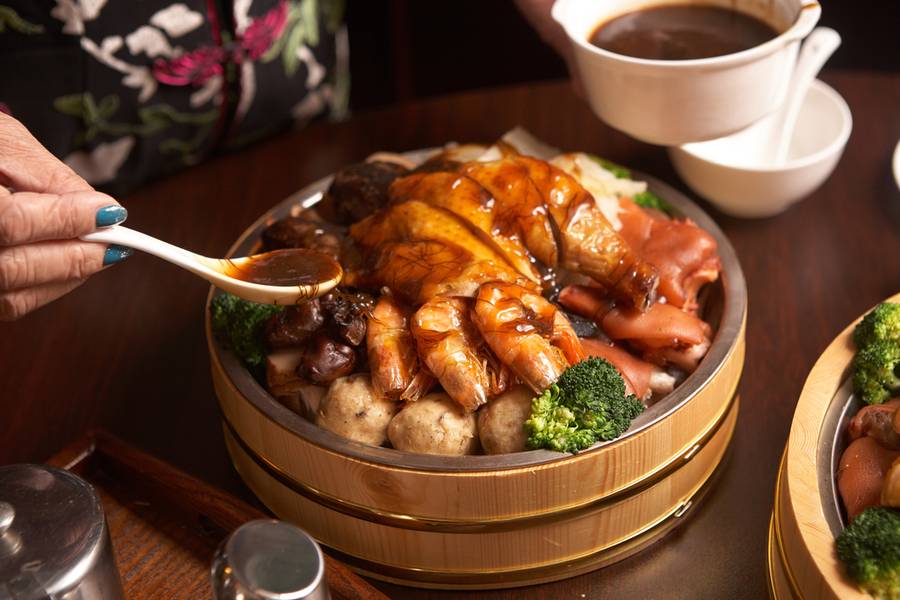 Lẩu khô Hongkong với hương vị ngọt thanh tinh tế làm bạn say mê | Du lịch Hong Kong tháng 8