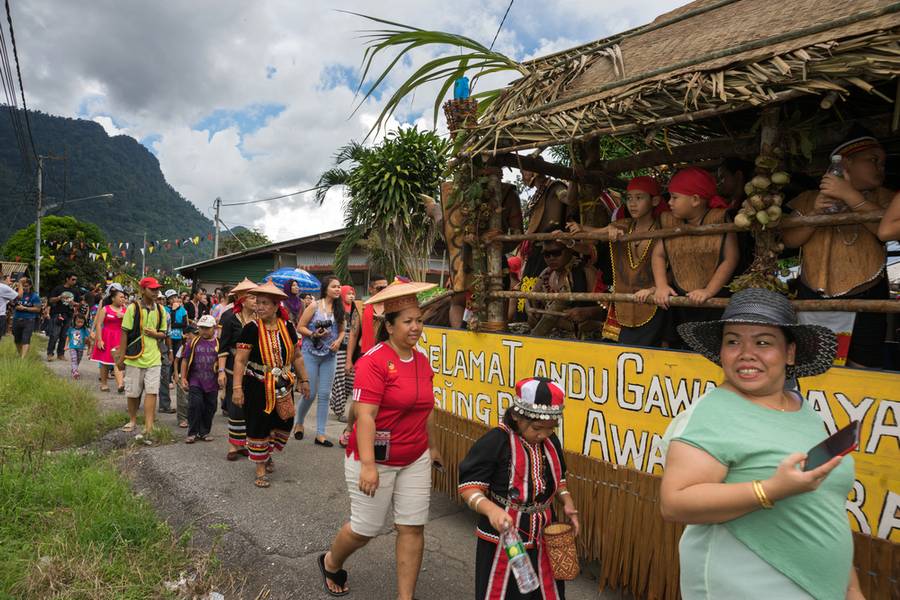 Lễ hội Gawai Dayak đông đúc và đầy màu sắc của người Dayak | Du lịch Malaysia tháng 6