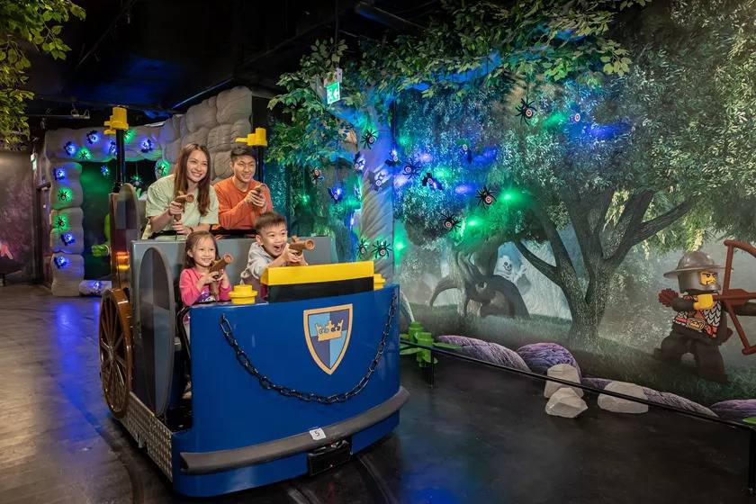 Review LEGOLAND Hong Kong với Kingdom Quest có vô vàn thử thách thú vị