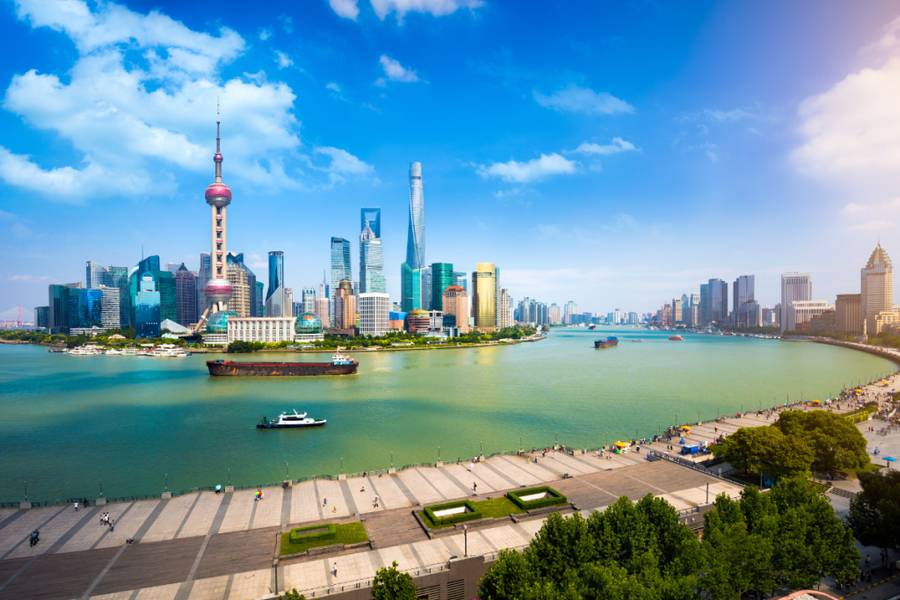 Sông Hoàng Phố càng thêm hùng vĩ khi nhìn từ xa 