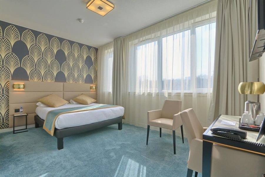 Phòng ngủ sang trọng với nội thất cao cấp tại khách sạn Best Western Hotel Journel Paris Sud I Sông Seine