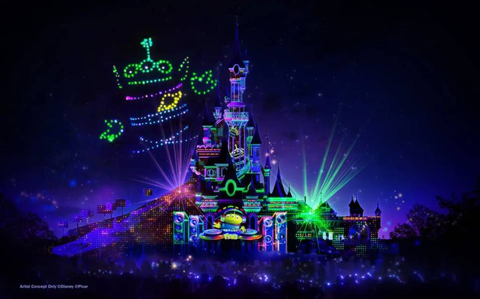 Màn trình diễn ánh sáng tuyệt vời tại tòa lâu đài bên trong Disneyland Paris I Sông Seine