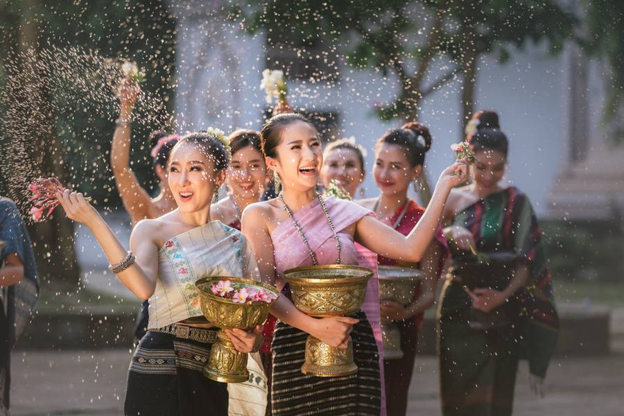 tuy tap tuc se co nghi thuc le hoi songkran khac nhau