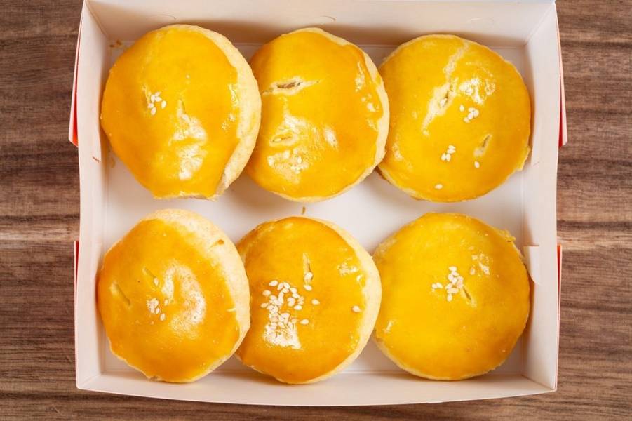 Bánh bà xã Hong Kong giòn tan, ngọt ngào, đậm đà hương vị truyền thống
