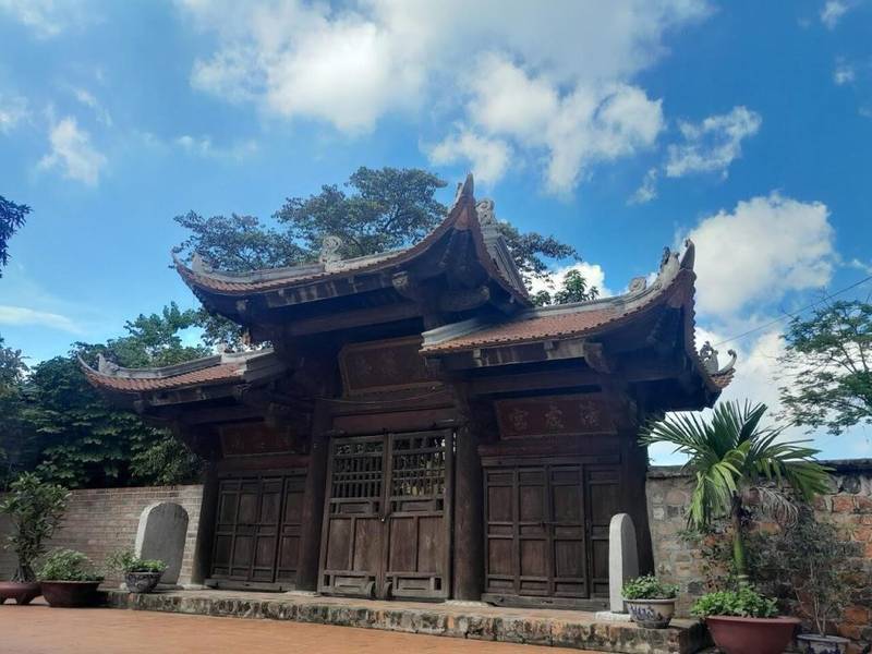 Chùa Kim Liên là chùa ở Hà Nội với kiến trúc chữ 