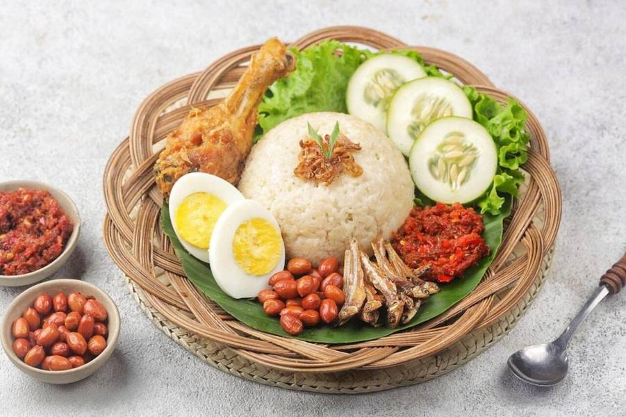 Nasi Lemak được xem là món ăn “quốc dân” của Malaysia