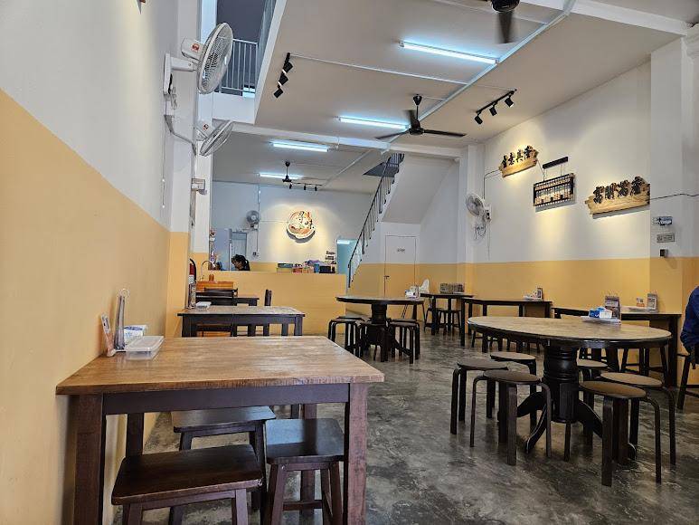 Xun Wei Nasi Lemak (寻味椰浆饭) được bày trí đơn giản, gần gũi