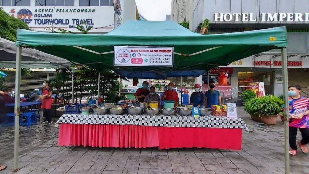 Quầy bán hàng đơn giản của Nasi Lemak Alor Corner