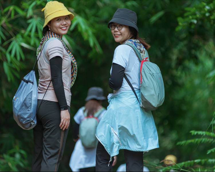 trekking