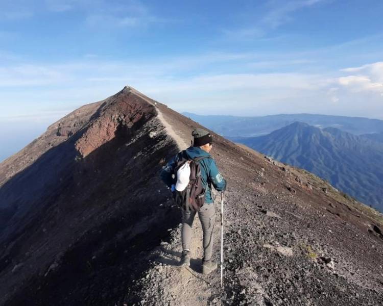 trekking