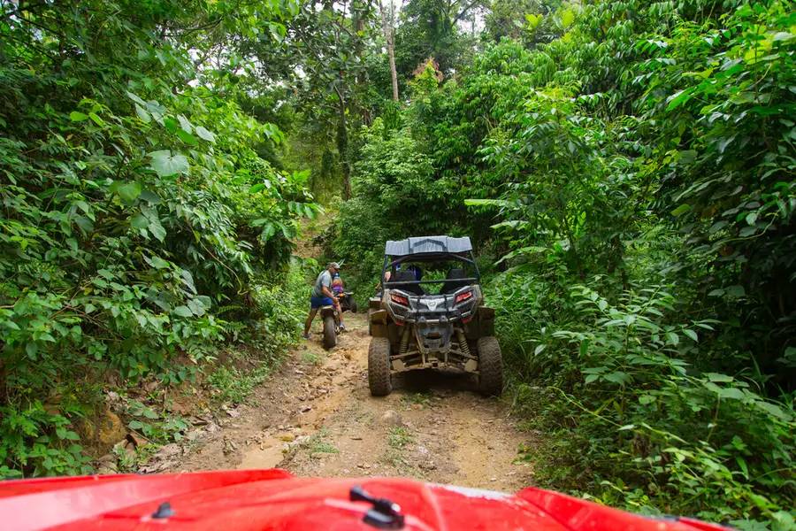 ขับรถ ATV บนเกาะสมุย