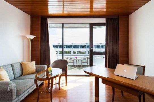 โรงแรมกรุงเทพ ใกล้สนามบิน