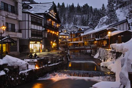 กินซังออนเซ็น (Ginzan Onsen)