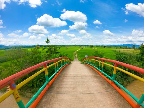 สะพานสายรุ้งแห่งเชียงกลาง