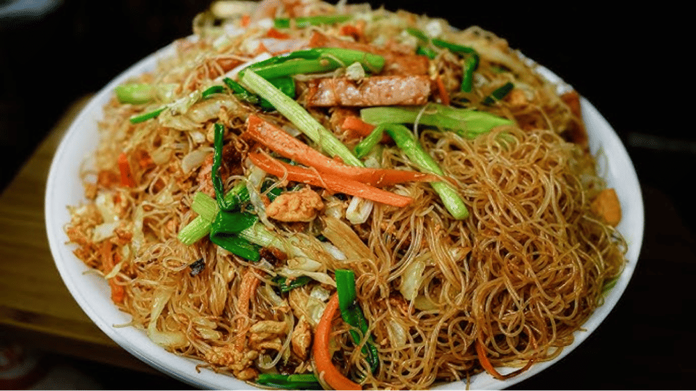 Mì gạo Tân Trúc (米粉 – Mǐfěn) nổi bật với sợi mì dai, thơm kết hợp cùng nguyên liệu tươi ngon, đậm đà | Tân Trúc Đài Loan