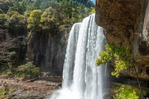 Liu Bowen's Hometown Scenic Area & Baizhangji Fall (刘伯温故里景区·百丈漈)