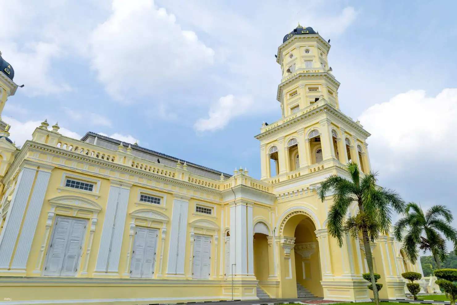 How to Travel Malaysia on a Budget Without Cutting Corners, Traveloka Team