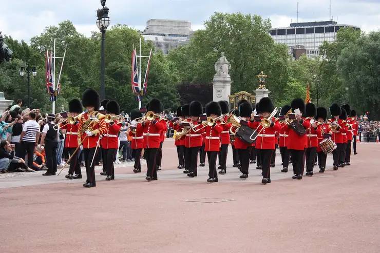 เที่ยวอังกฤษ - พระราชวังบัคกิ้งแฮม (Buckingham Palace)
