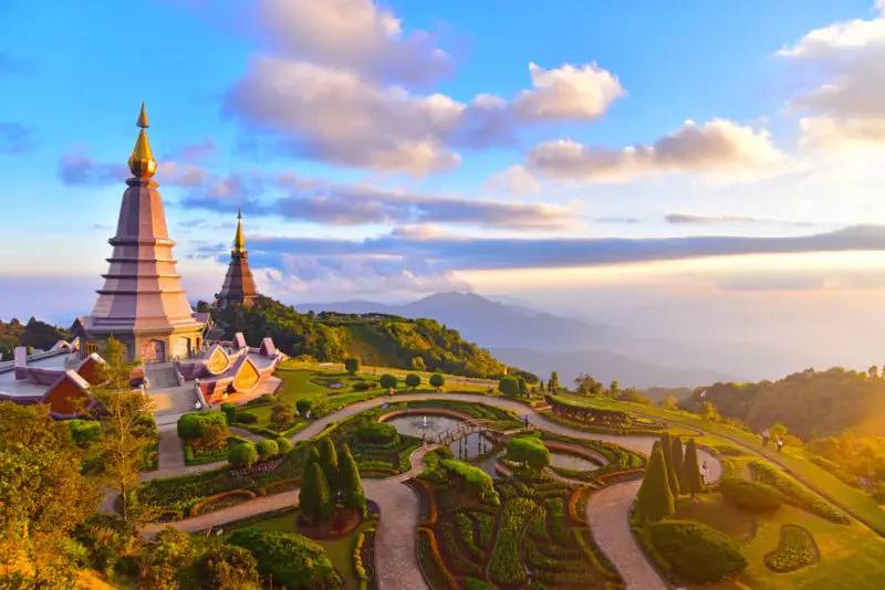 ที่เที่ยวเชียงใหม่ - พระมหาธาตุเจดีย์คู่