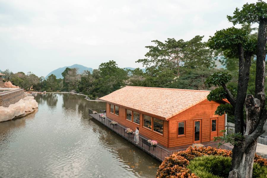 Review Lago Cafe