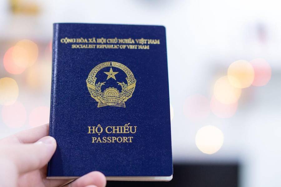 Chuẩn bị đầy đủ hộ chiếu và visa trước khi khai báo Taiwan Arrival Card. @shutterstock