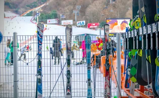 Ski Passes and Equipment Rental in Korea