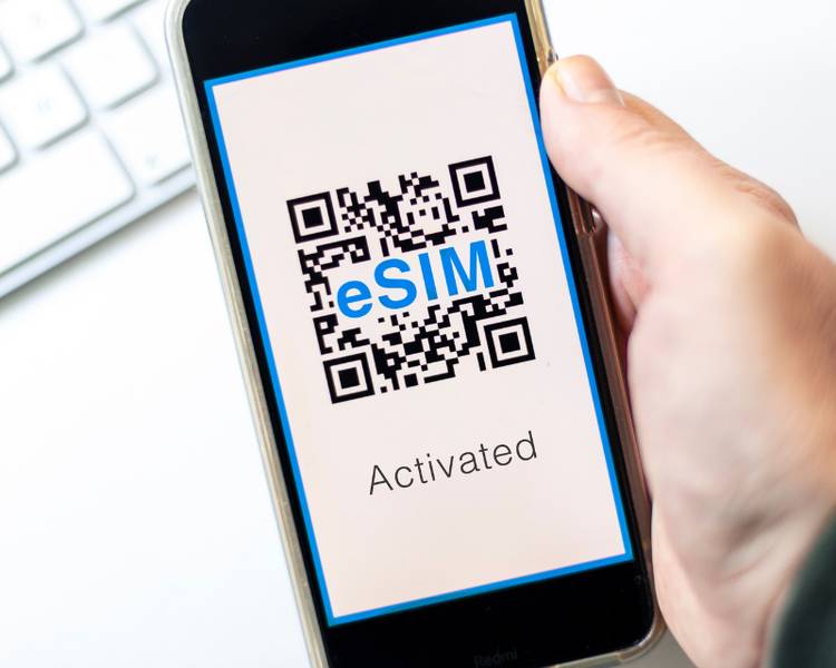 eSIM du lịch Đài Loan là loại SIM điện tử kỹ thuật số tích hợp trực tiếp vào trong điện thoại.
