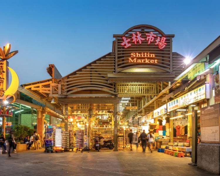 Chợ đêm Shilin là thiên đường ẩm thực đường phố nổi tiếng