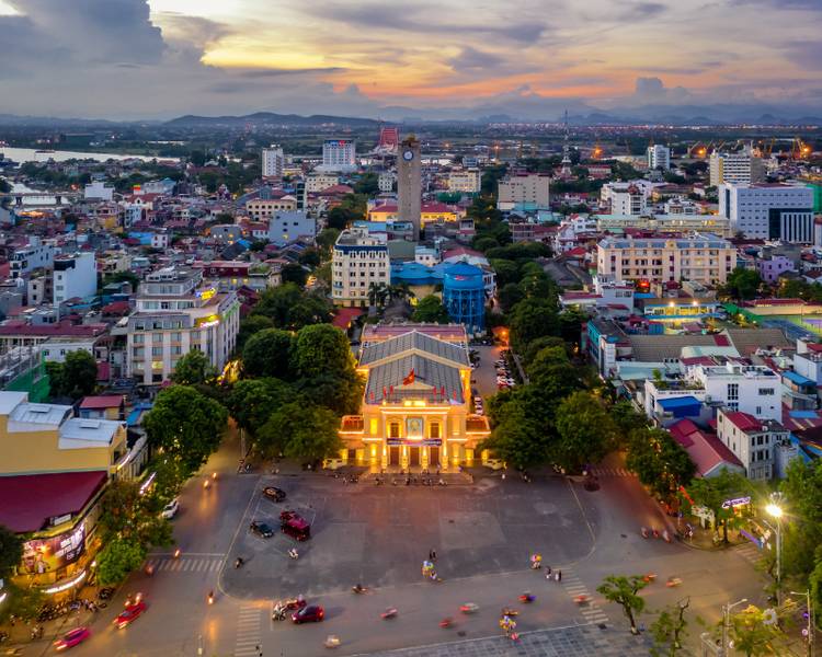 Nhà hát Lớn Hải Phòng là công trình kiến trúc Pháp hơn trăm năm tuổi, vừa mang giá trị lịch sử vừa là trung tâm văn hóa nghệ thuật của thành phố.