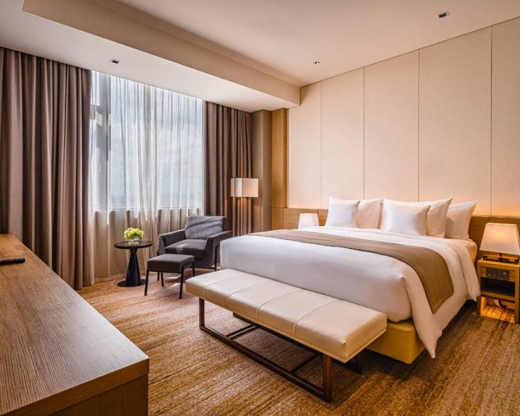 Hotel Nikko Hải Phòng là khách sạn 5 sao phong cách Nhật Bản với phòng nghỉ sang trọng, tiện ích hiện đại và view sông Lạch Tray.